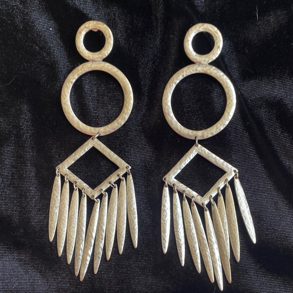 South Western Elegant Silver Dangle Earrings signed 2B